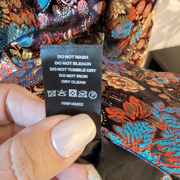 NOVALUXE Metallic Floral Blazer - Picture 5 of 6